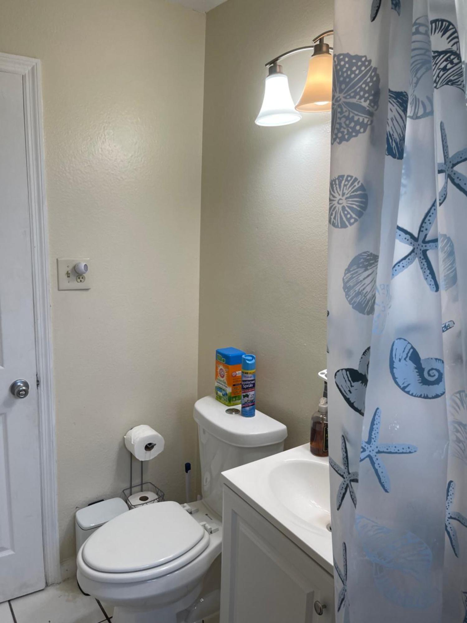 פורט פירס Private Queen Bedroom C Shared Common Spaces מראה חיצוני תמונה